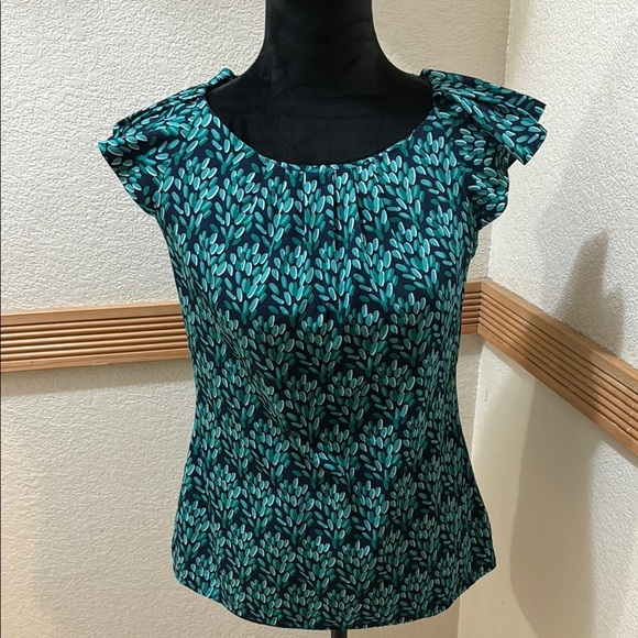 Banana Republic Tops - Banana Republic Size S Teal Leaf Print Women's Top!!